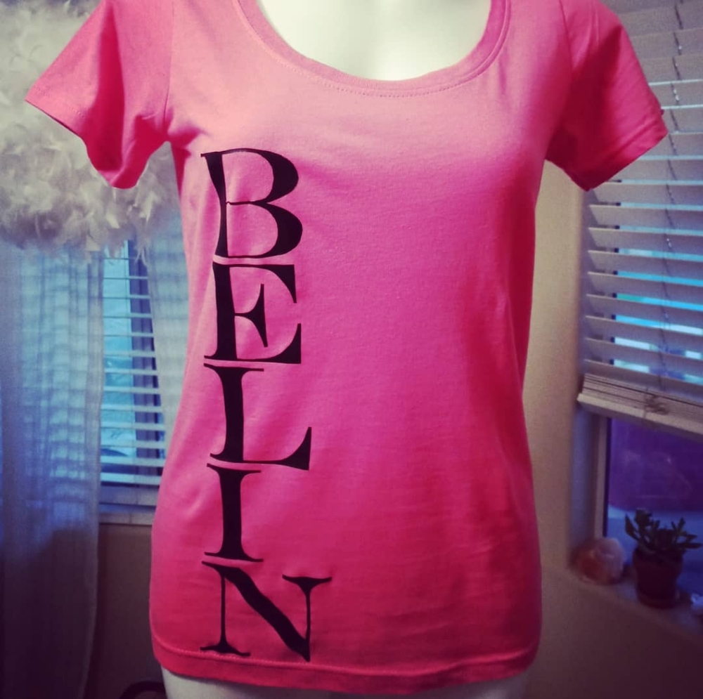 XS scoop neck